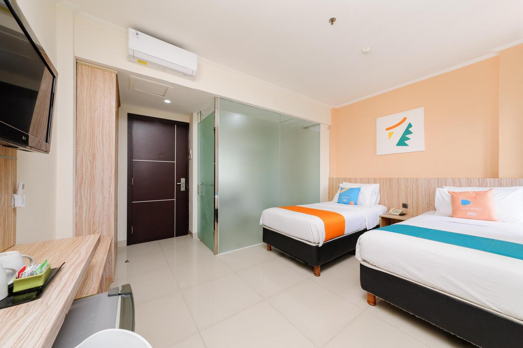 Sans Hotel Green Bekasi By Reddoorz Экстерьер фото