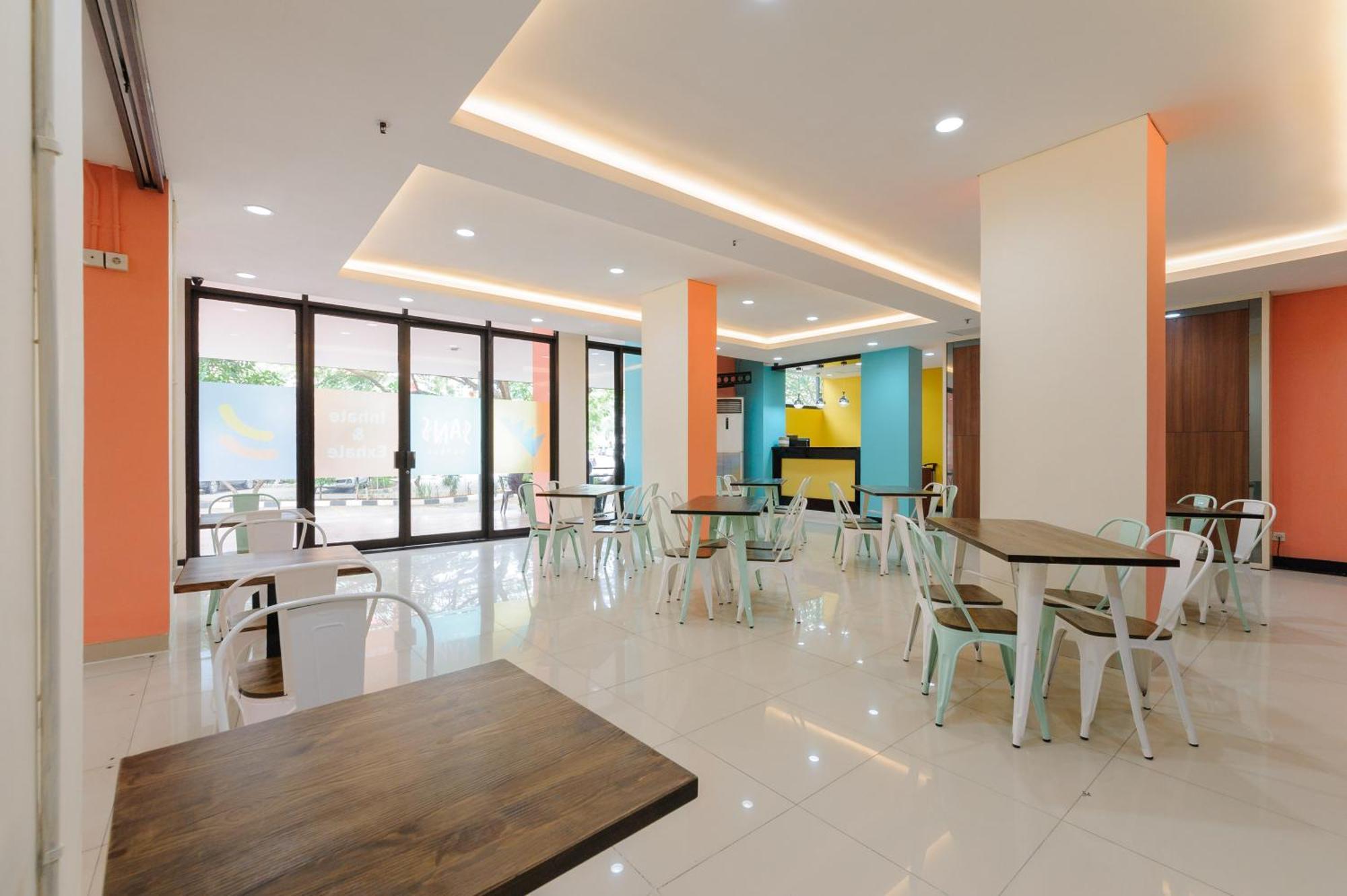 Sans Hotel Green Bekasi By Reddoorz Экстерьер фото