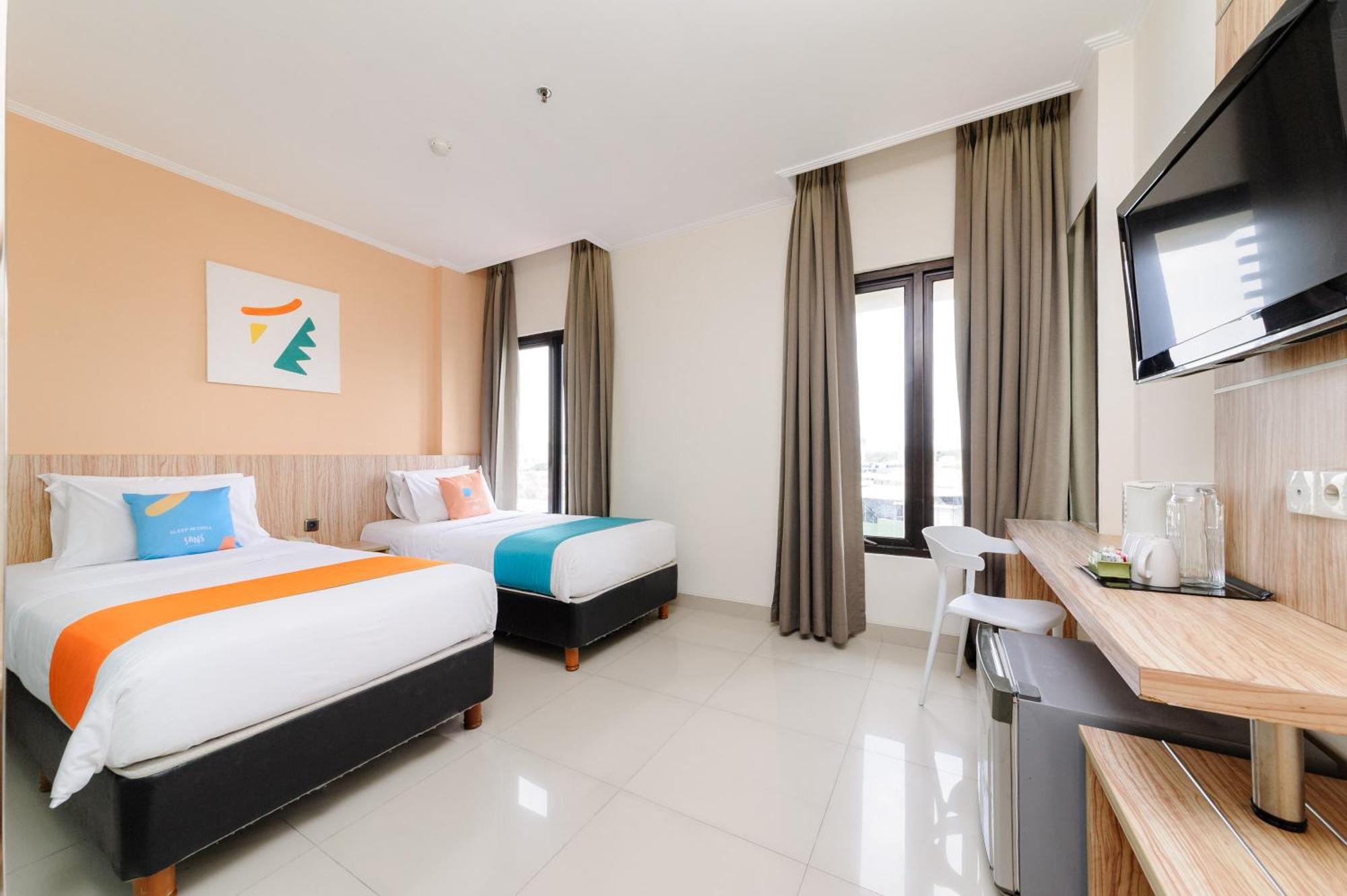 Sans Hotel Green Bekasi By Reddoorz Экстерьер фото